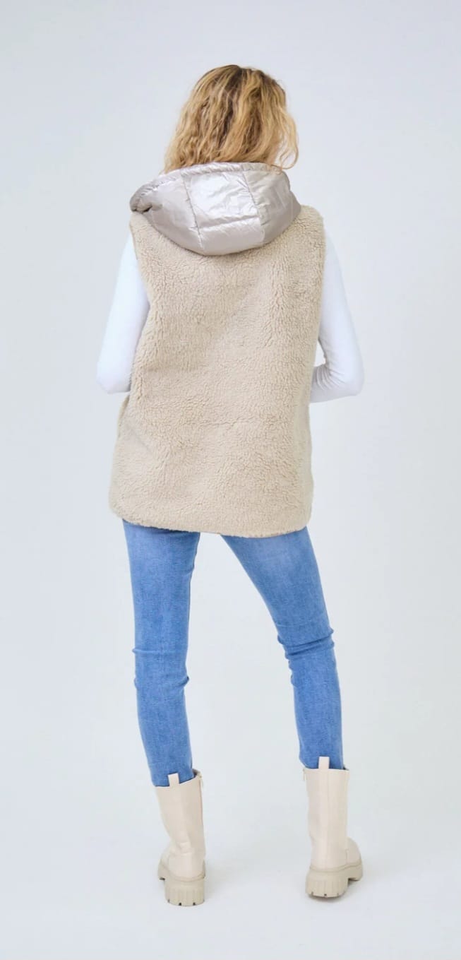 Mila Contrast Hooded Fleece Vest