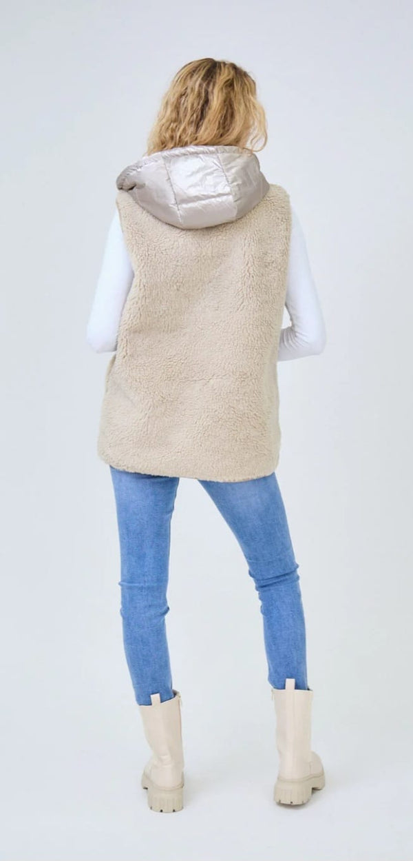 Mila سترة صوفية بسحاب وغطاء رأس بلون مغاير