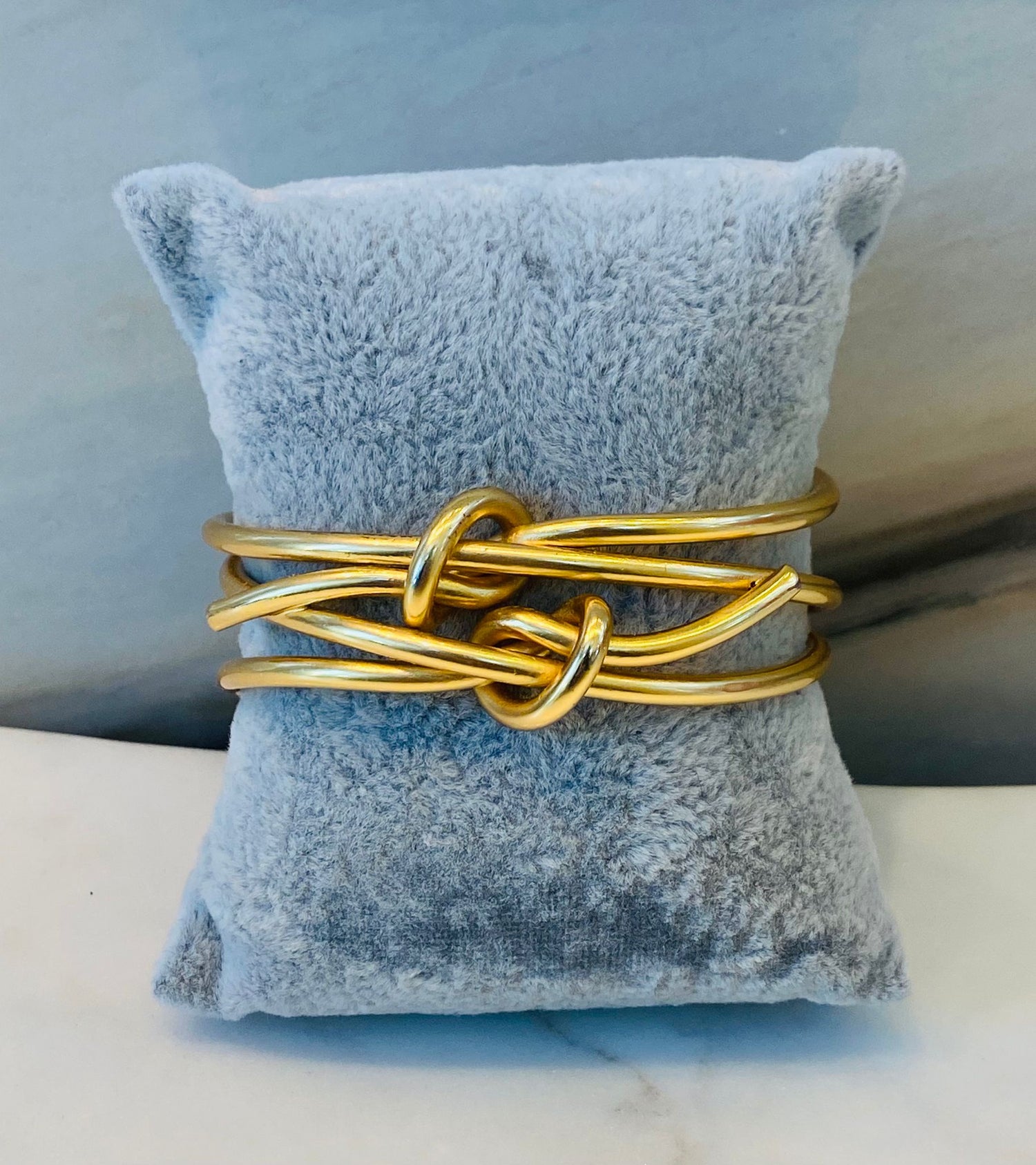 Vera Bracelet سوار مفتوح مزدوج بتفاصيل عقدة