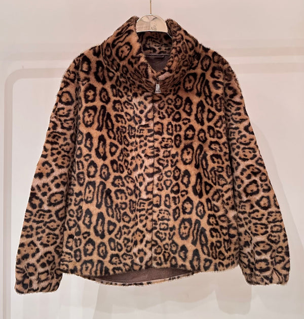 Margot سترة من الفرو الصناعي بطبعة جلد النمر