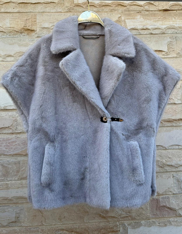 Jackie سترة كبيرة الحجم من الفرو الصناعي