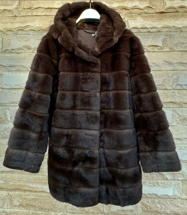 Britany معطف طويل من الفرو الصناعي بغطاء للرأس