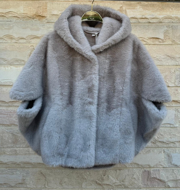 Leonie سترة من الفرو الصناعي بغطاء للرأس