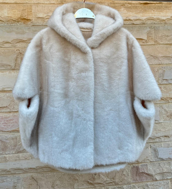 Leonie سترة من الفرو الصناعي بغطاء للرأس