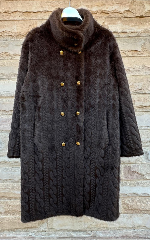 Sonia معطف طويل من الفرو الصناعي بنمط مضفر