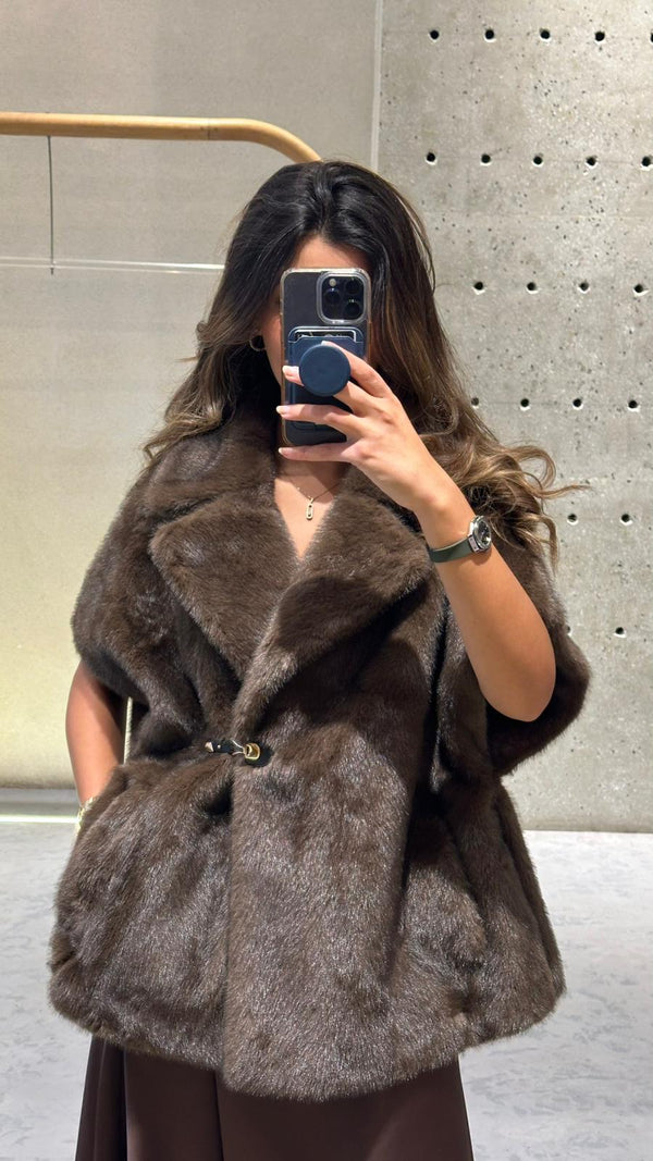 Jackie سترة كبيرة الحجم من الفرو الصناعي