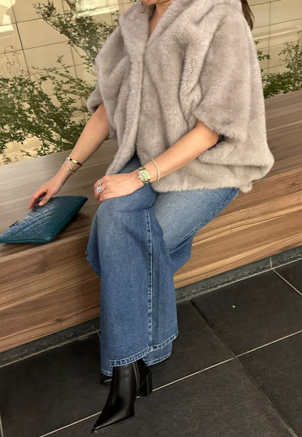 Leonie سترة من الفرو الصناعي بغطاء للرأس