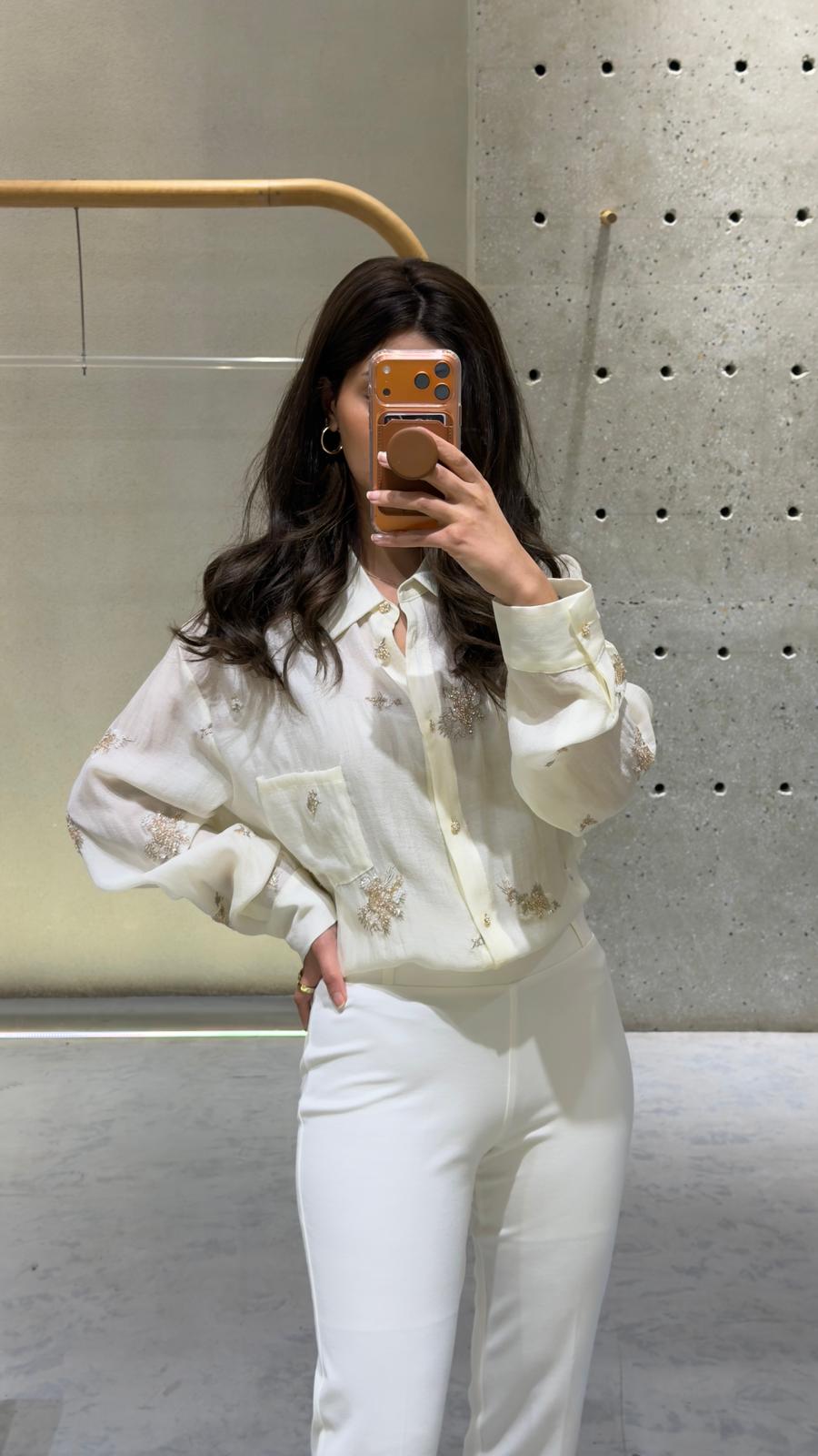 Layla Floral Embroidery Beads Oversized Shirt قميص واسع مطرز بالخرز والزهور - Brown Loft