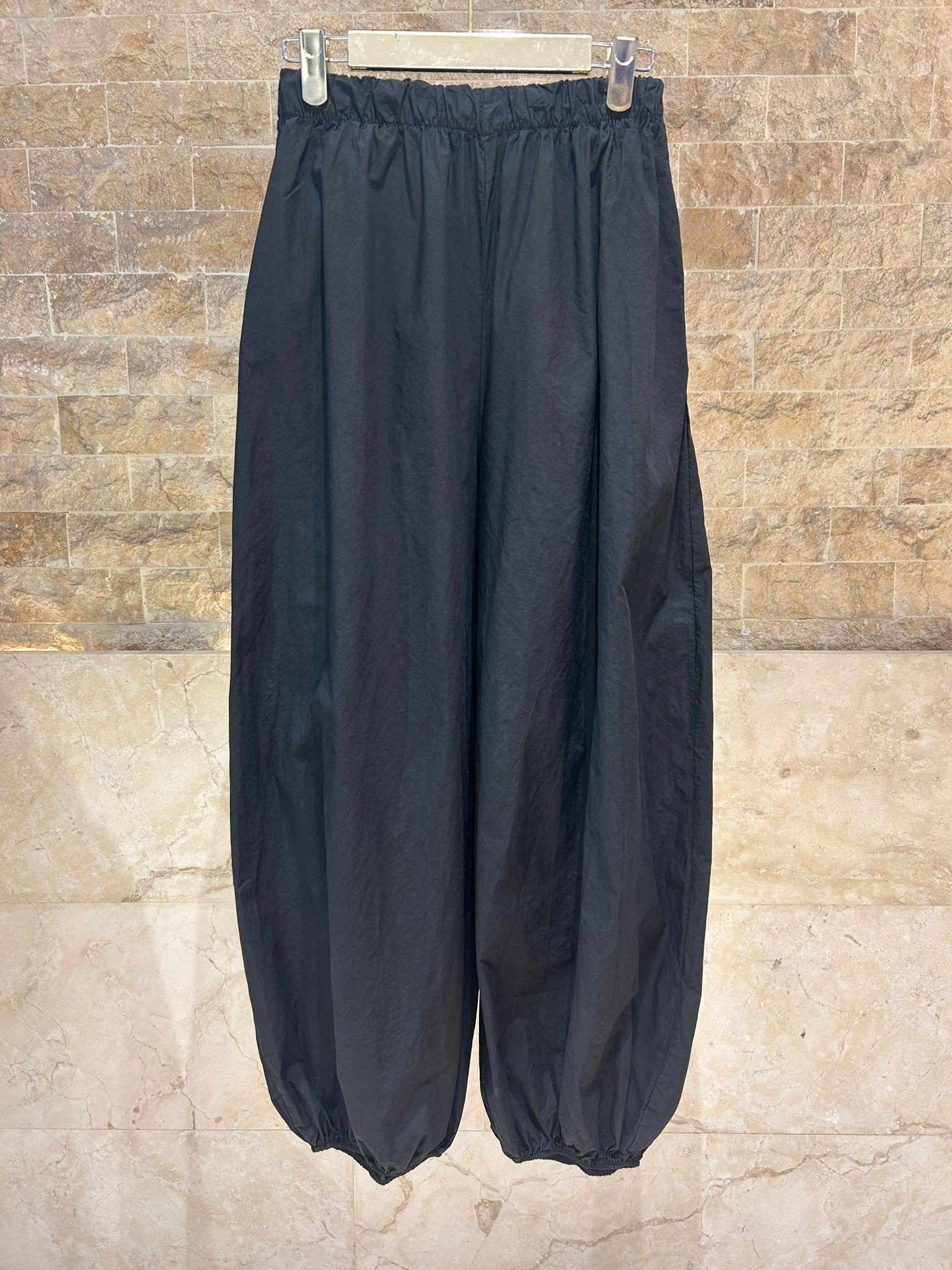 TDM08726 Parachute Harem Pants سروال حريمي واسع من قماش الباراشوت - Brown Loft