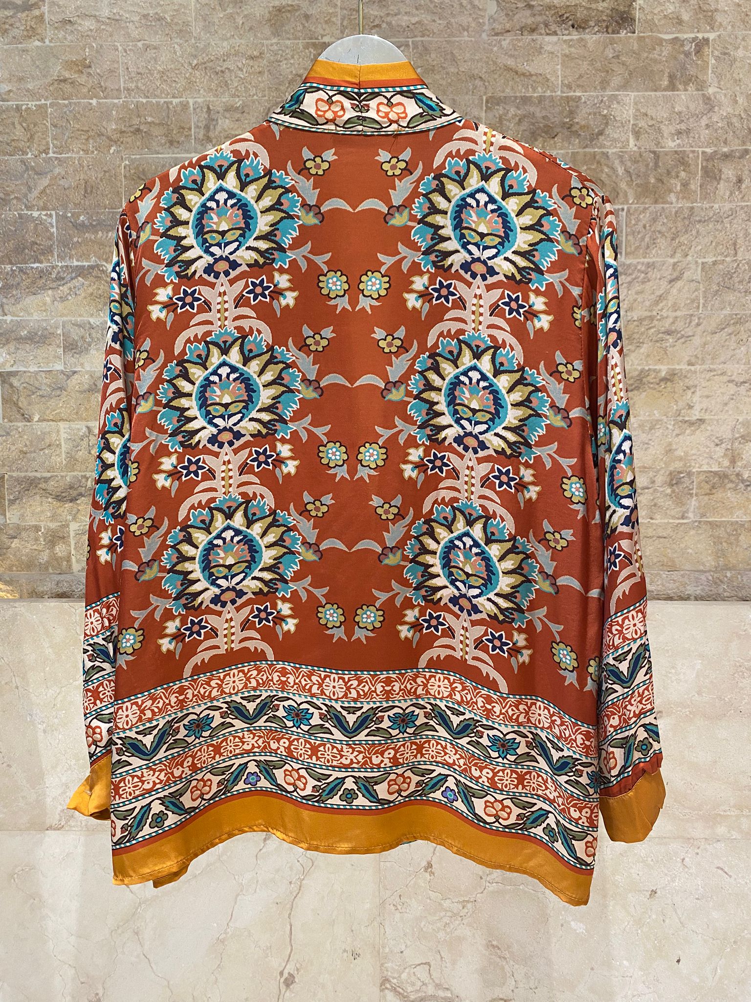 BCG03733 Printed Satin Jacket and Pants Set