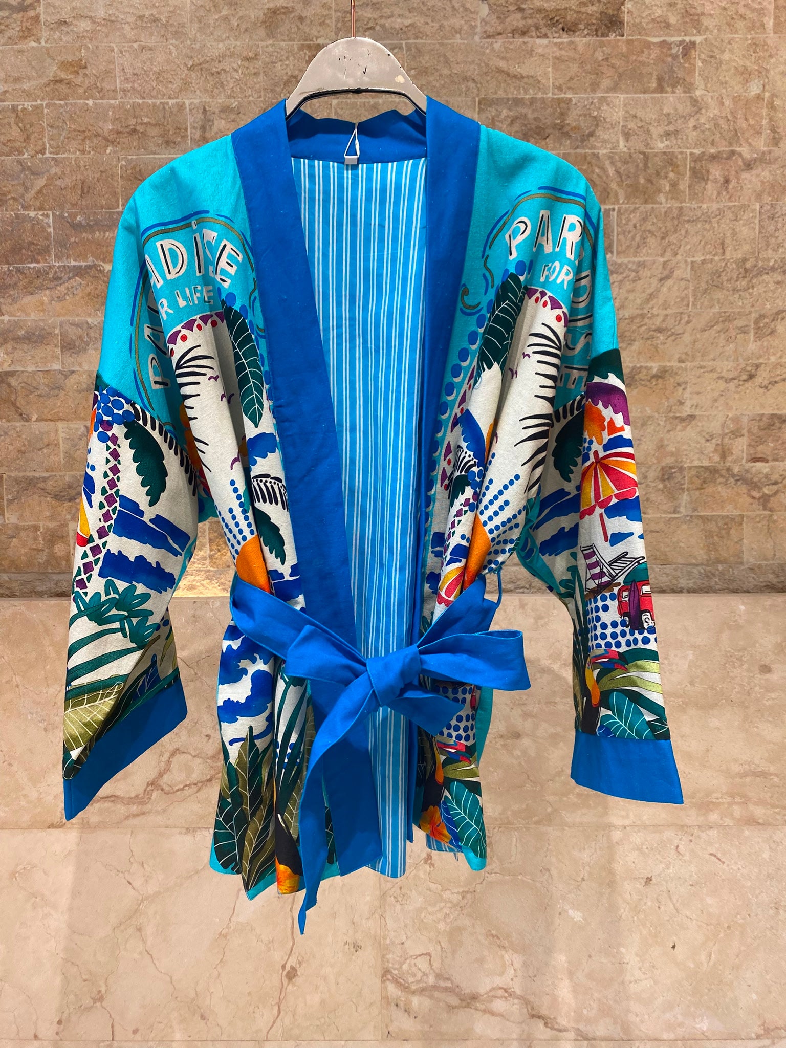 67995 Paradise Printed Belted Kimono كيمونو بحزام مطبوع عليه نقشة الجنة