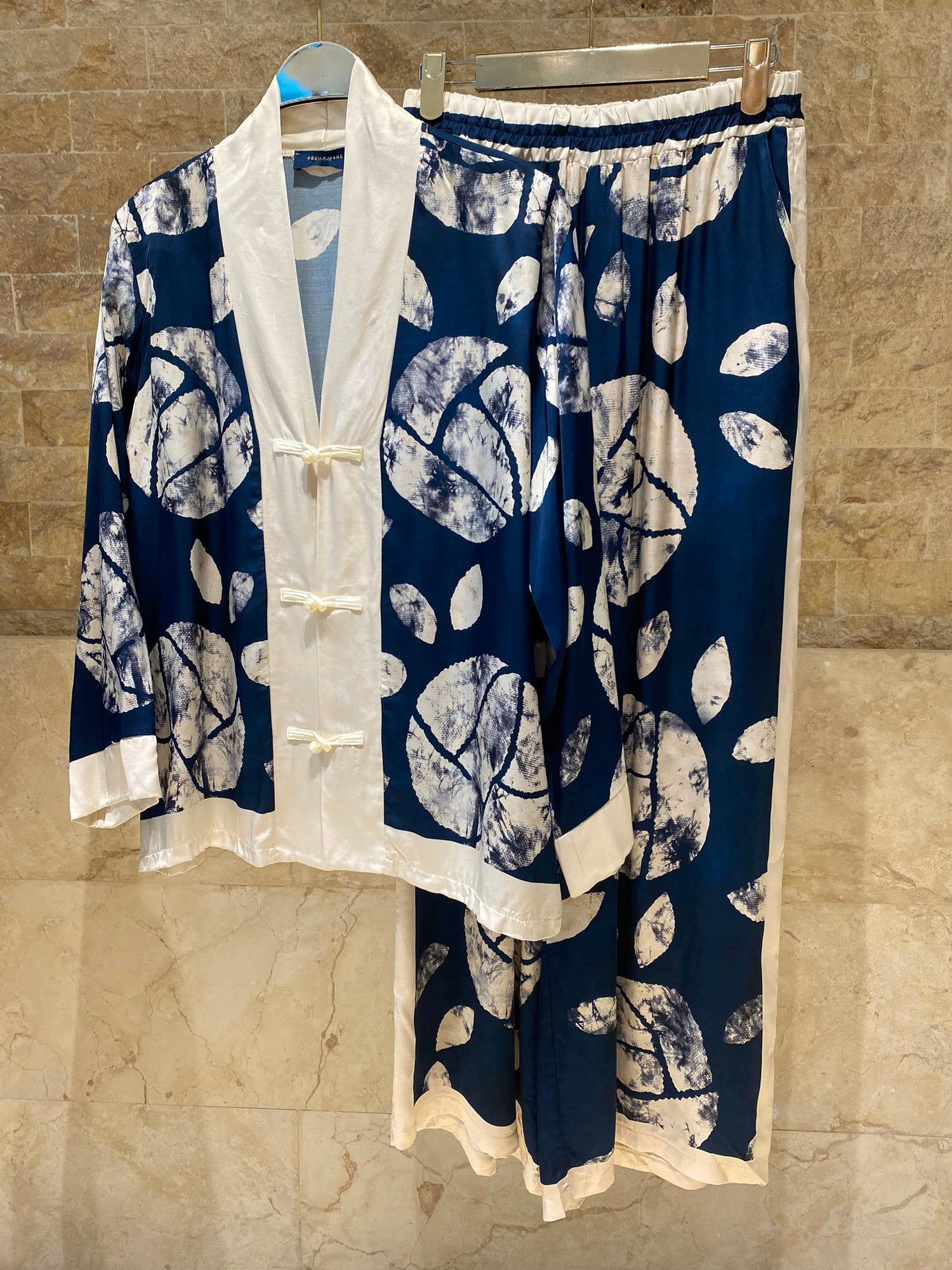 Leaf Print Satin Jacket and Pants Set KD88009/9099VS-14