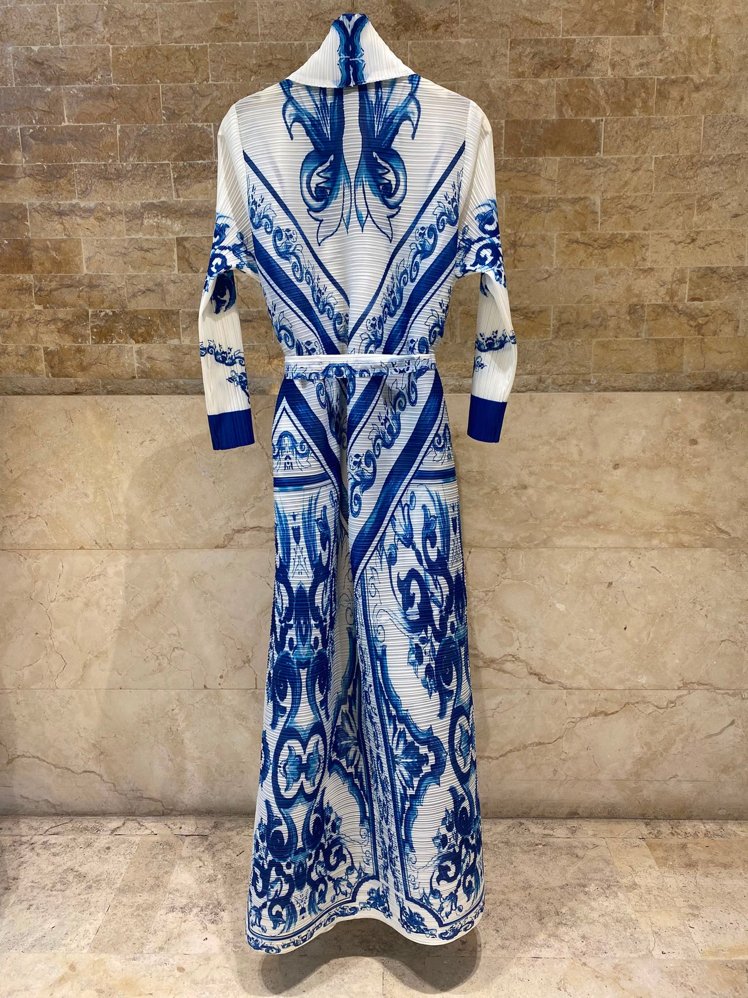 GJ2092 Amel Long Overlay