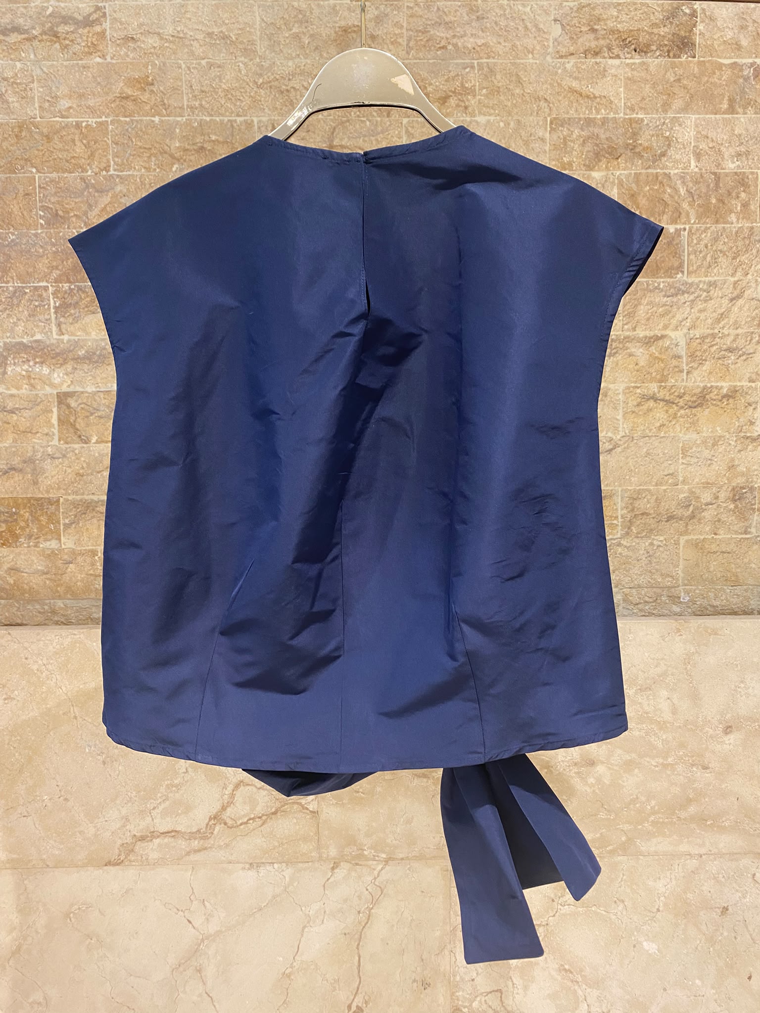 Round Neck Structured Architectural Top CMP.029