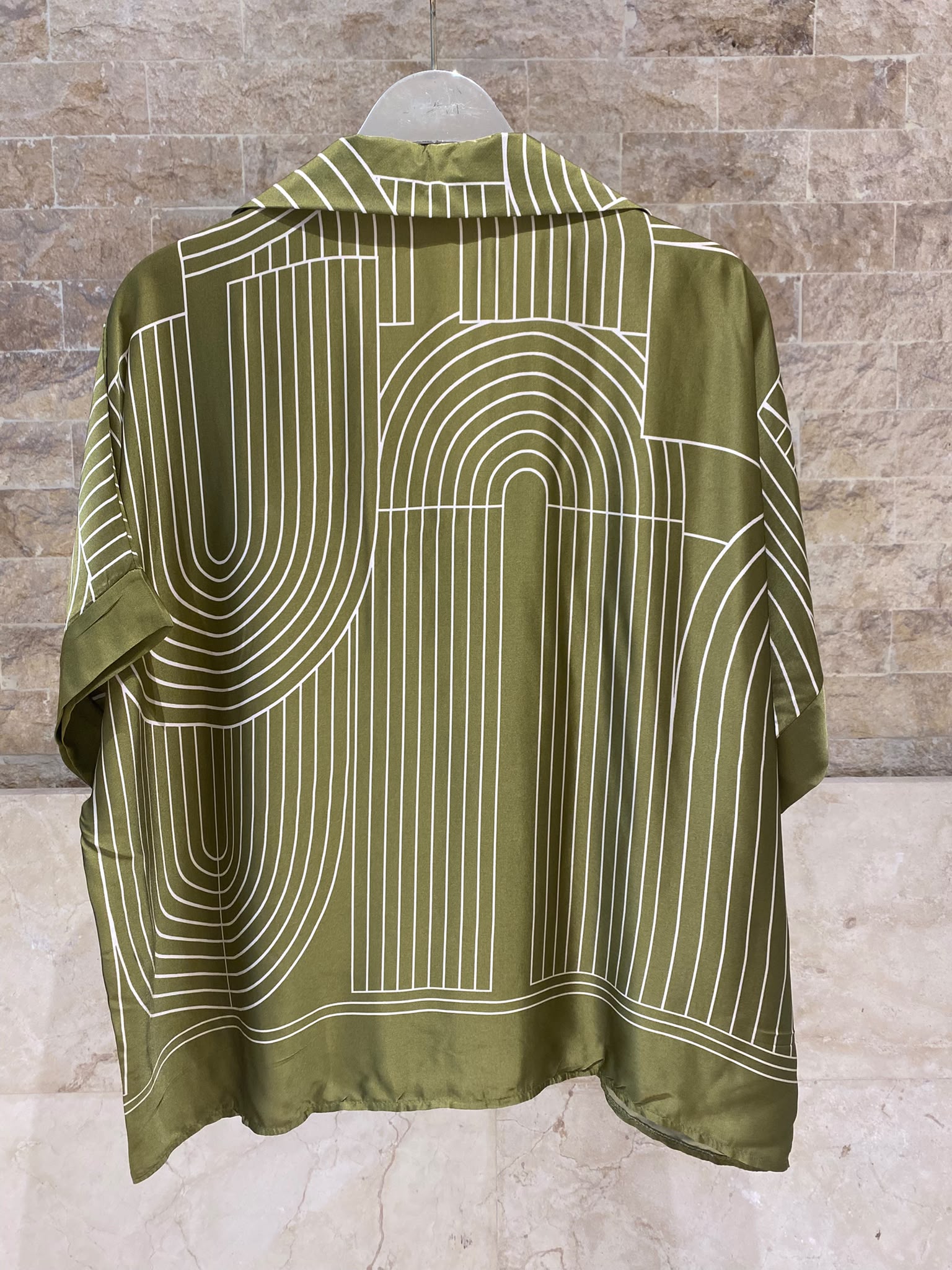 KD7607/7789VS-29 Geometric Arch and Line Patterned  Satin Shirt and Pants