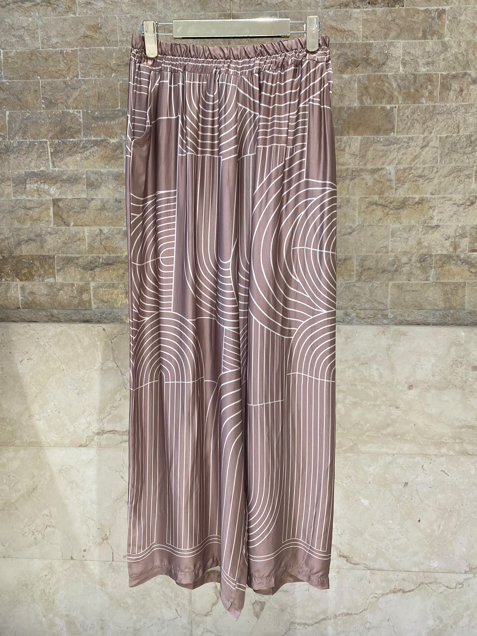 KD7607/7789VS-29 Geometric Arch and Line Patterned  Satin Shirt and Pants