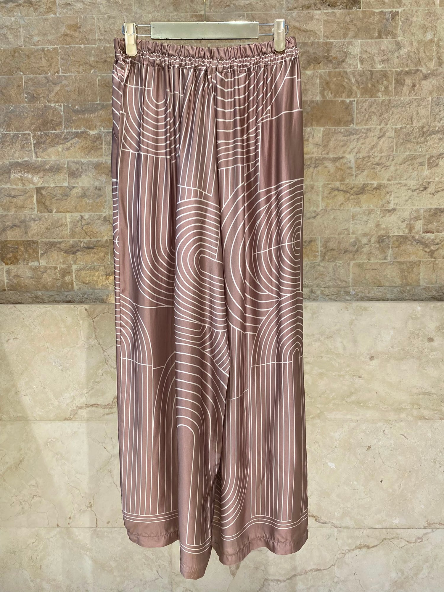 KD7607/7789VS-29 Geometric Arch and Line Patterned  Satin Shirt and Pants