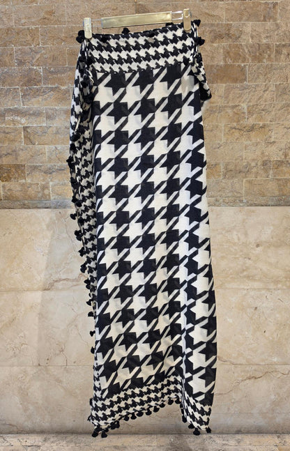 C211071 Houndstooth Print Square Scarf