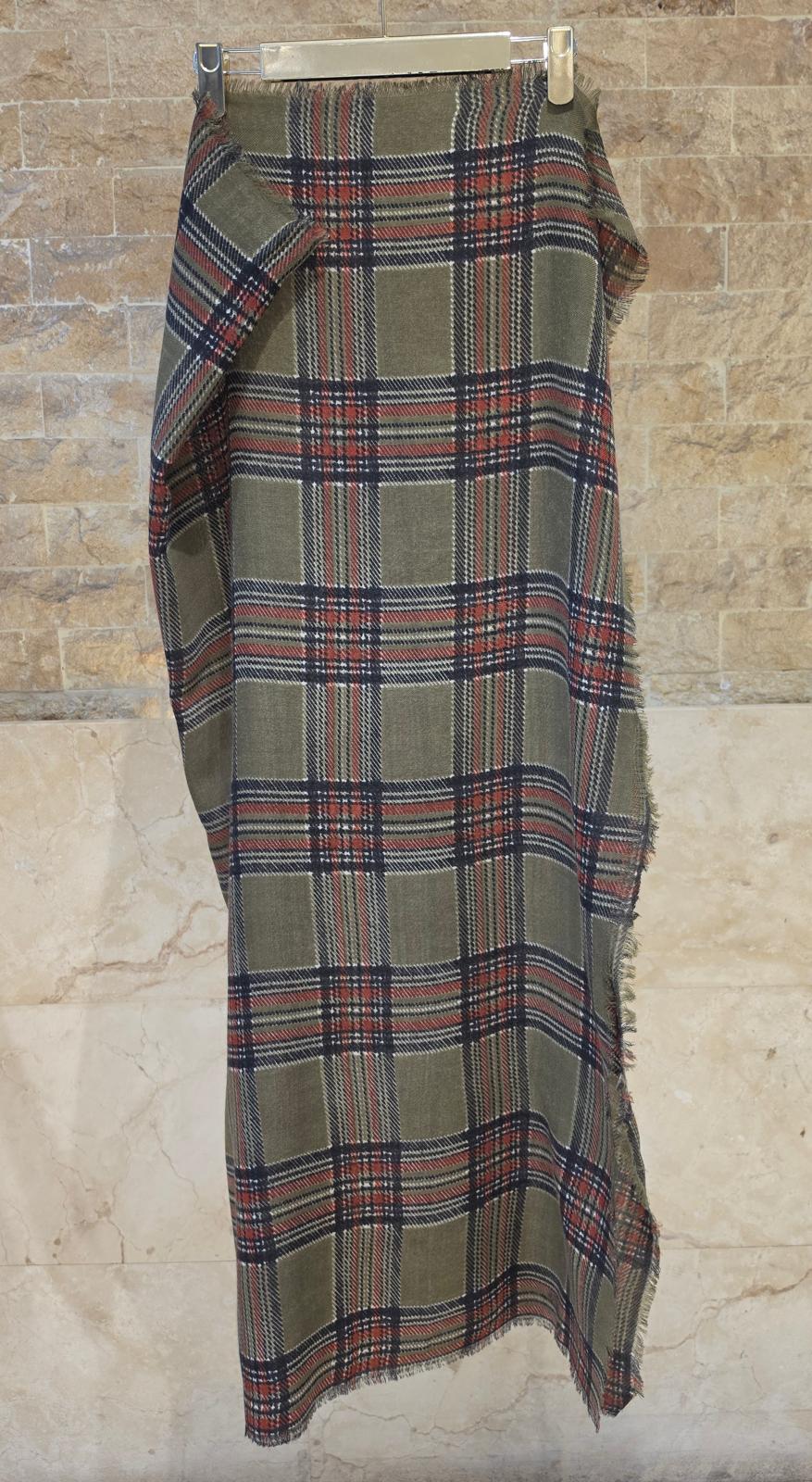C23518 Square Tartan Scarf