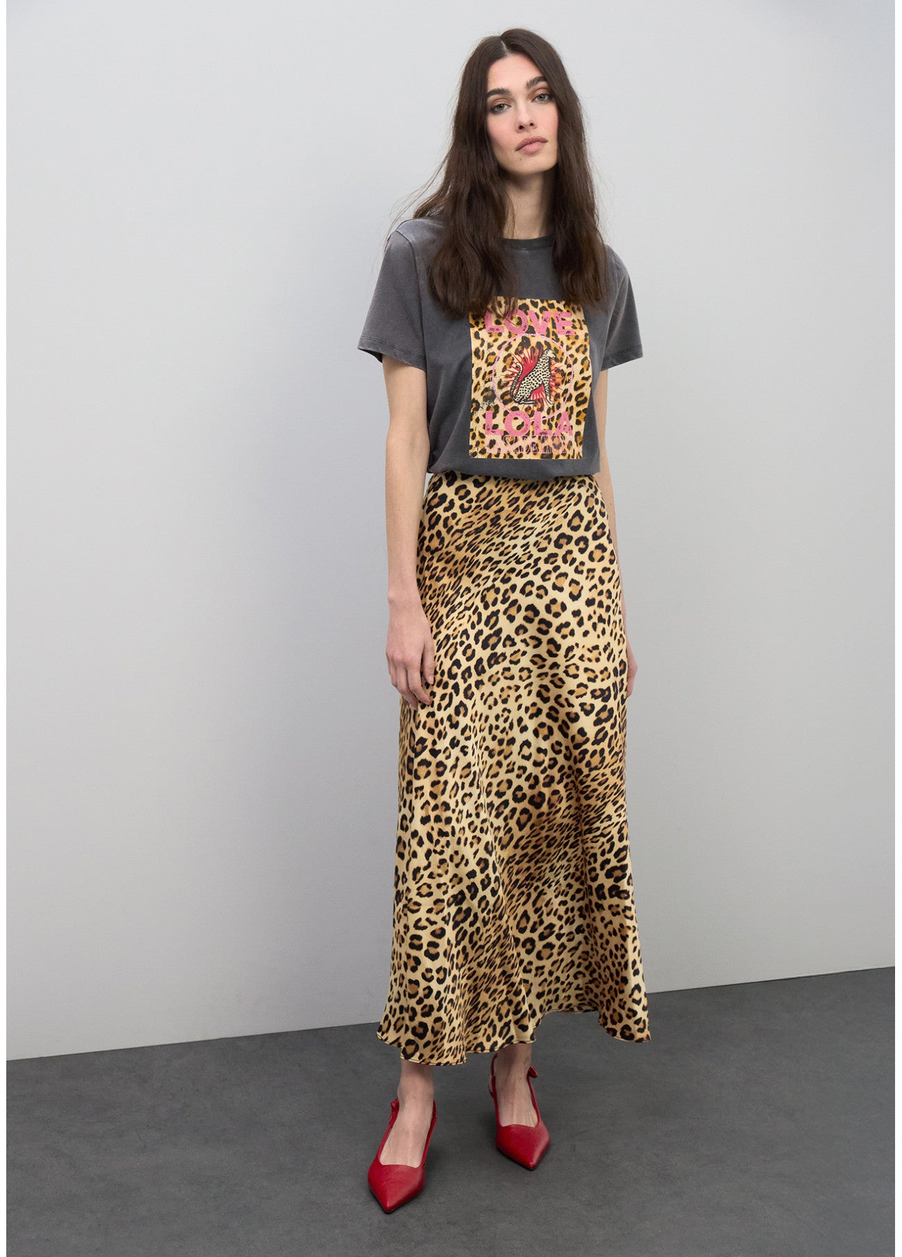LS2608010  Leopard Print Satin Skirt تنورة ساتان بطبعة الفهد