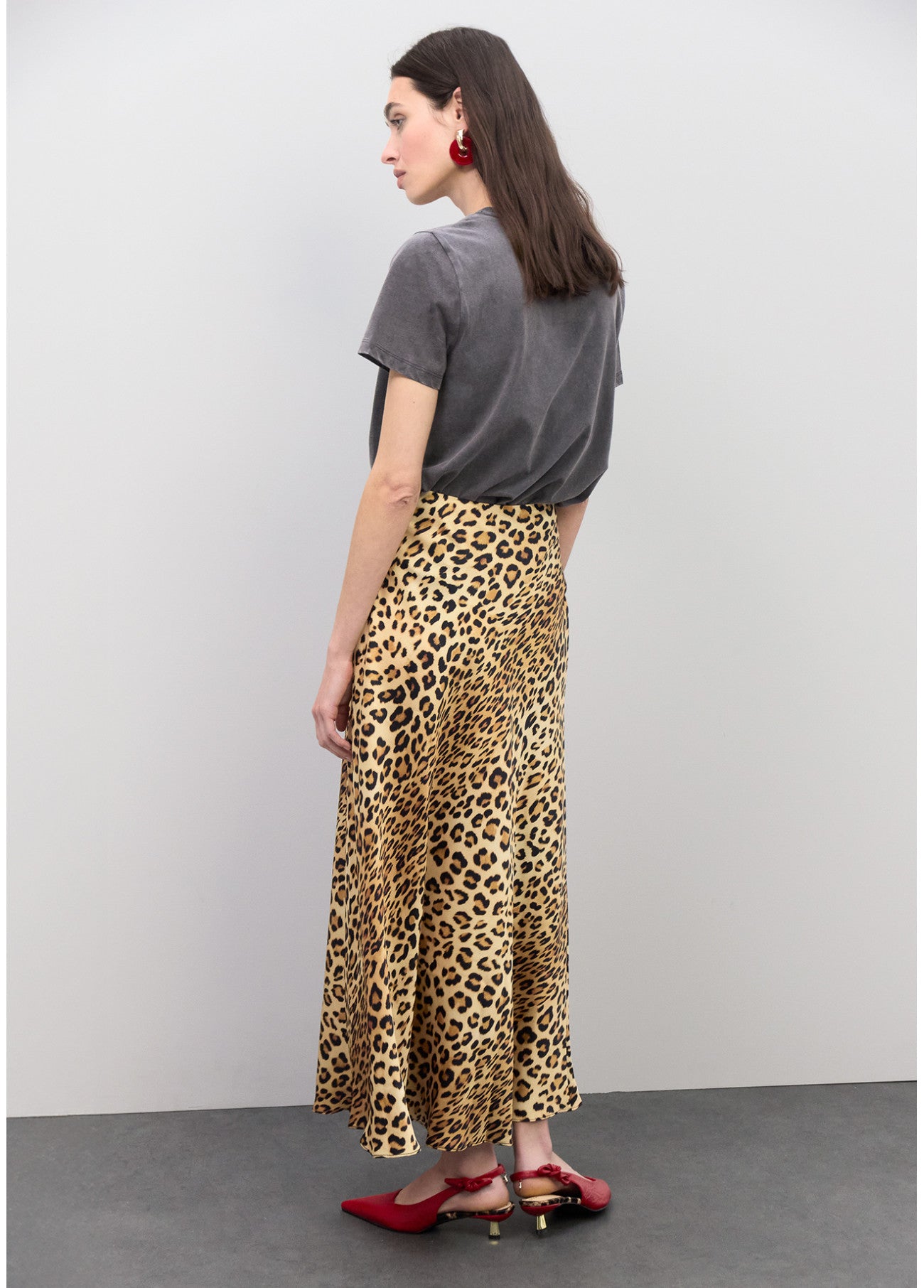 LS2608010  Leopard Print Satin Skirt تنورة ساتان بطبعة الفهد