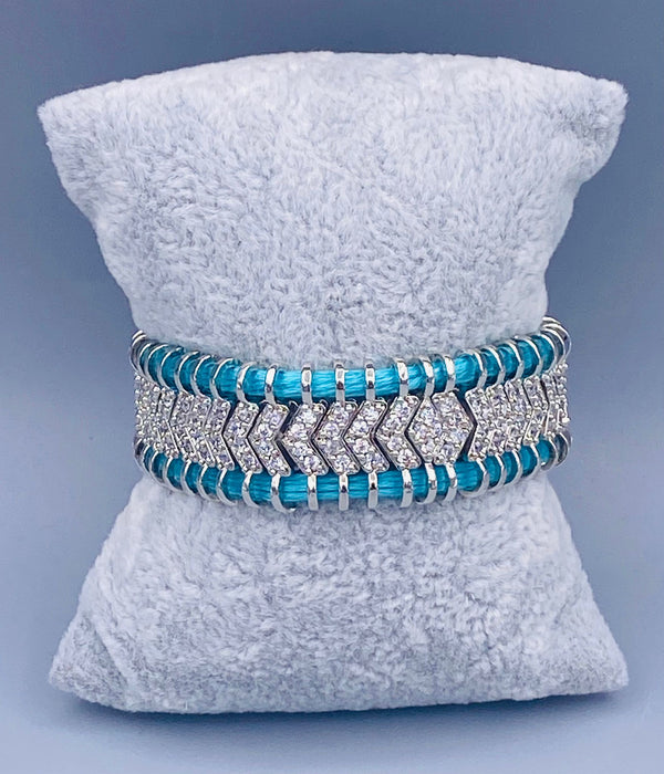 Diamond Arrow in Aqua