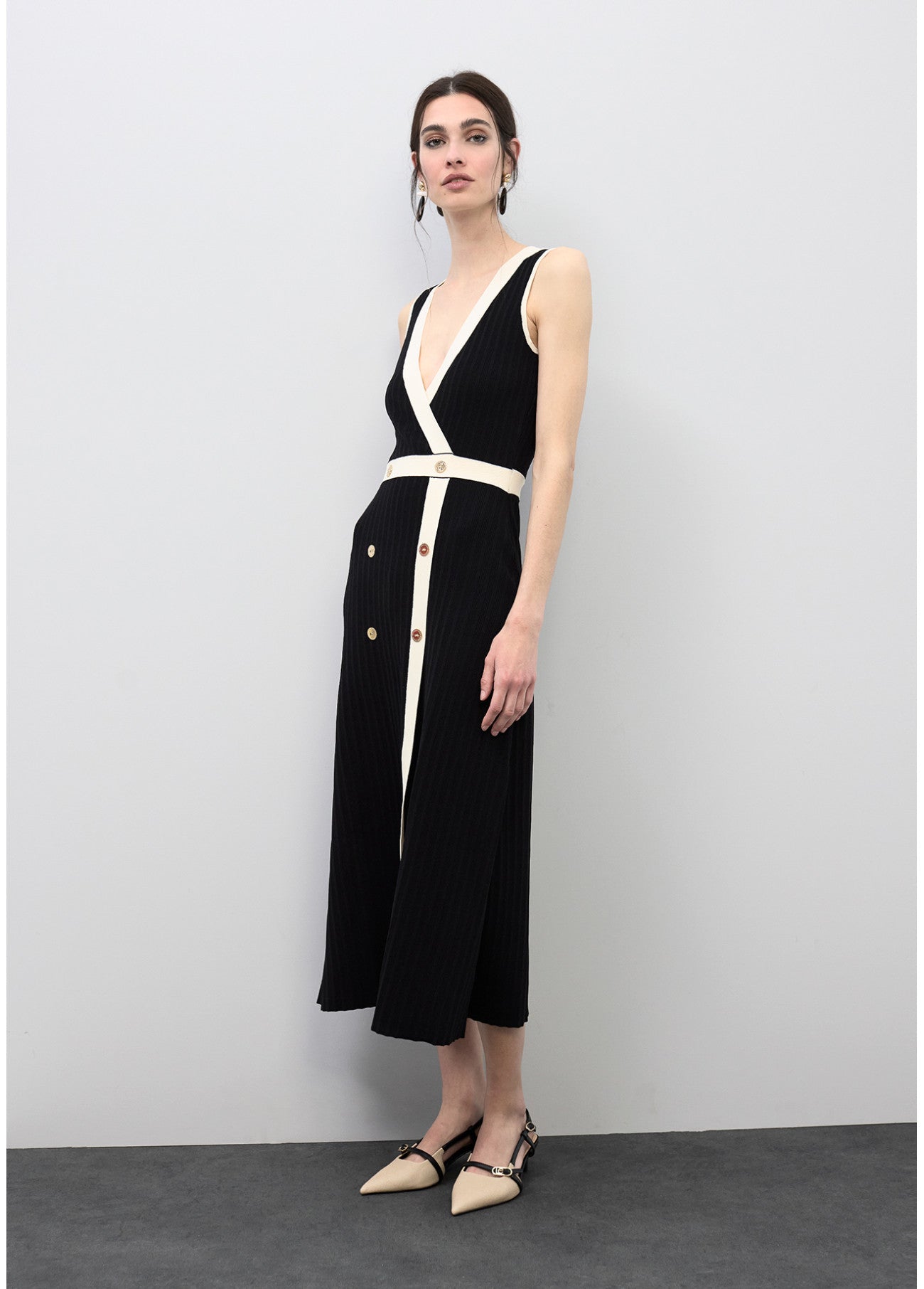 LS2616160 Sleeveless Dress فستان بدون أكمام - Brown Loft