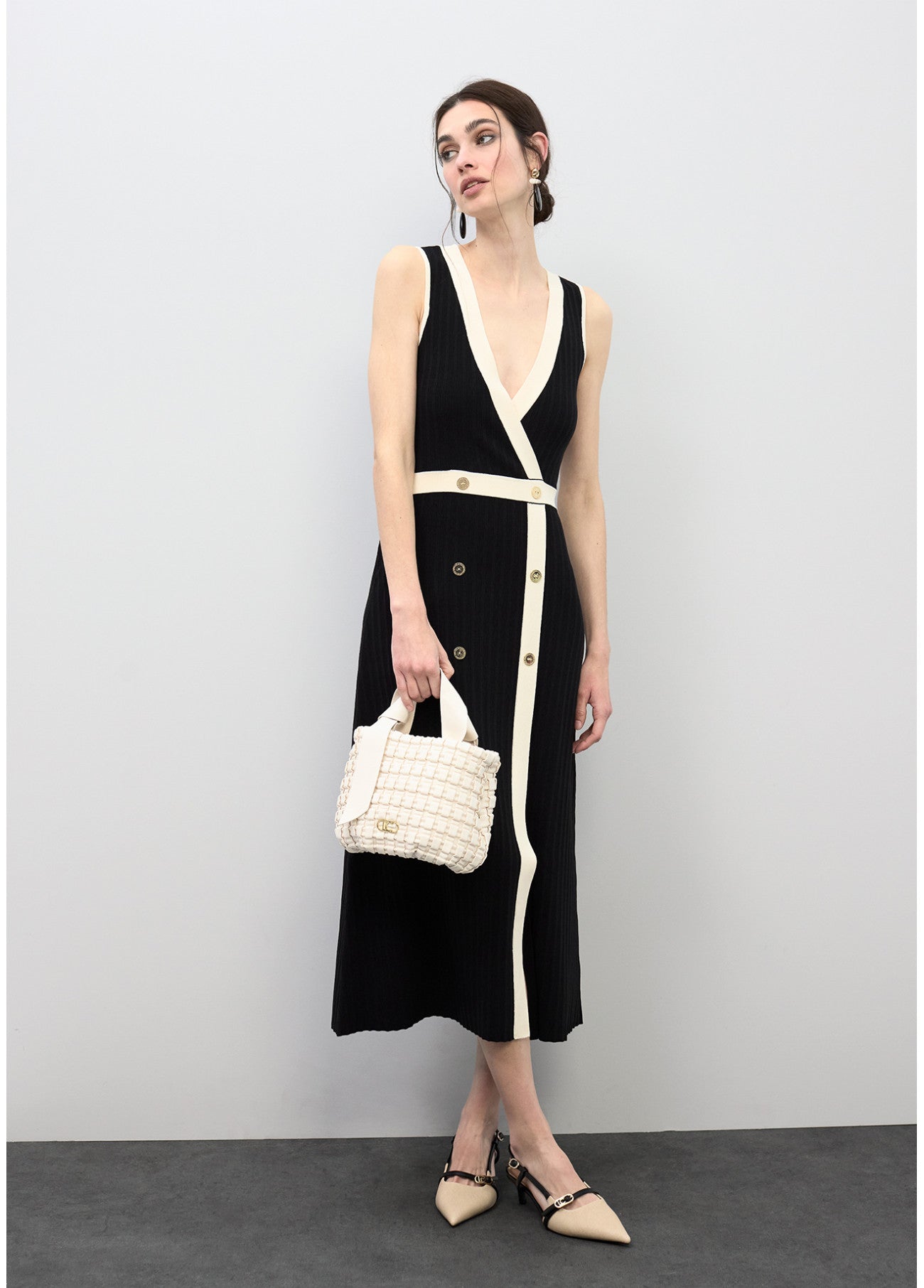 LS2616160 Sleeveless Dress فستان بدون أكمام - Brown Loft