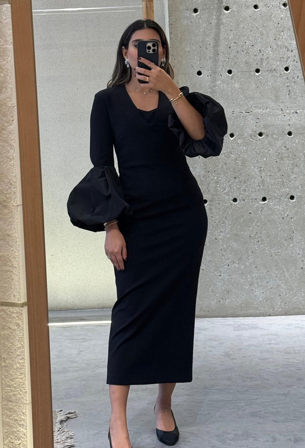 M4IA12 (V Neck Fitted Midi Dress) فستان ميدي بفتحة رقبة على شكل V