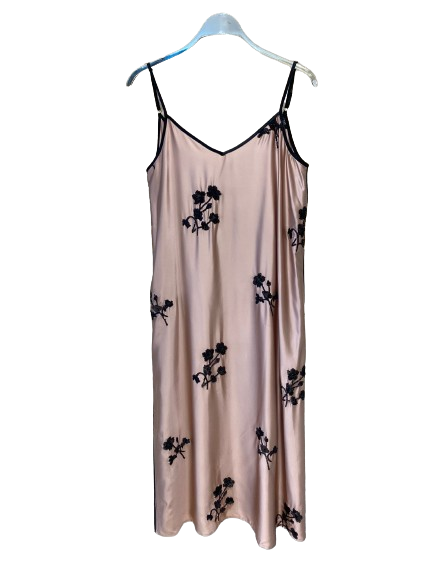 43-3377 (Strap Satin Dress with Flower Emb) فستان من الساتان بحزام مع زهرة مزخرفة