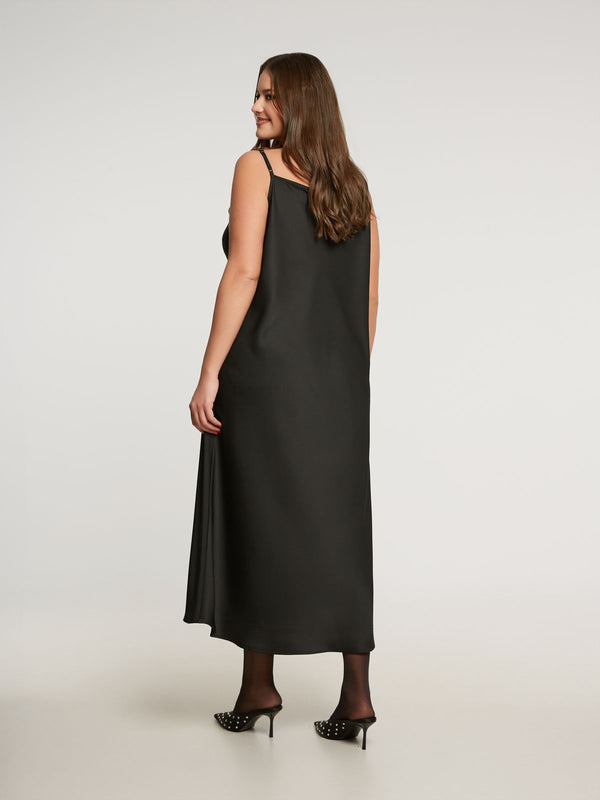 8401.7068 Lace Trimmed Satin Cami Dress فستان كامي من الساتان مزين بالدانتيل