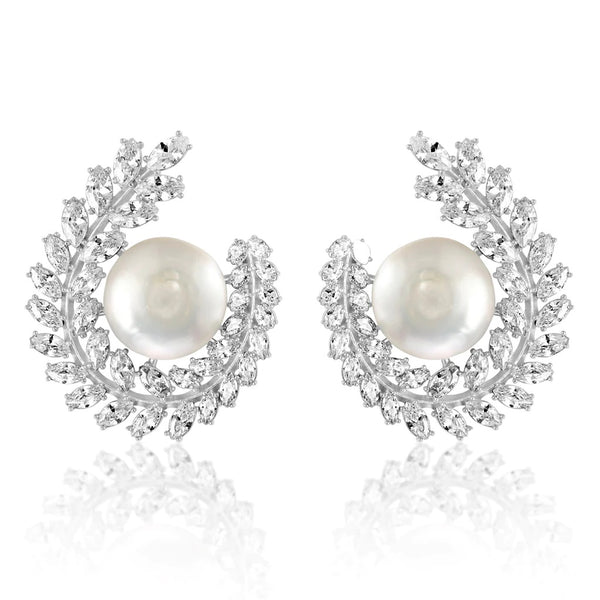 Perla & Baroque Pearl Earrings أقراط اللؤلؤ بيرلا والباروك