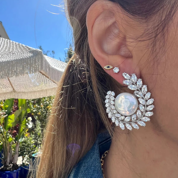 Perla & Baroque Pearl Earrings أقراط اللؤلؤ بيرلا والباروك