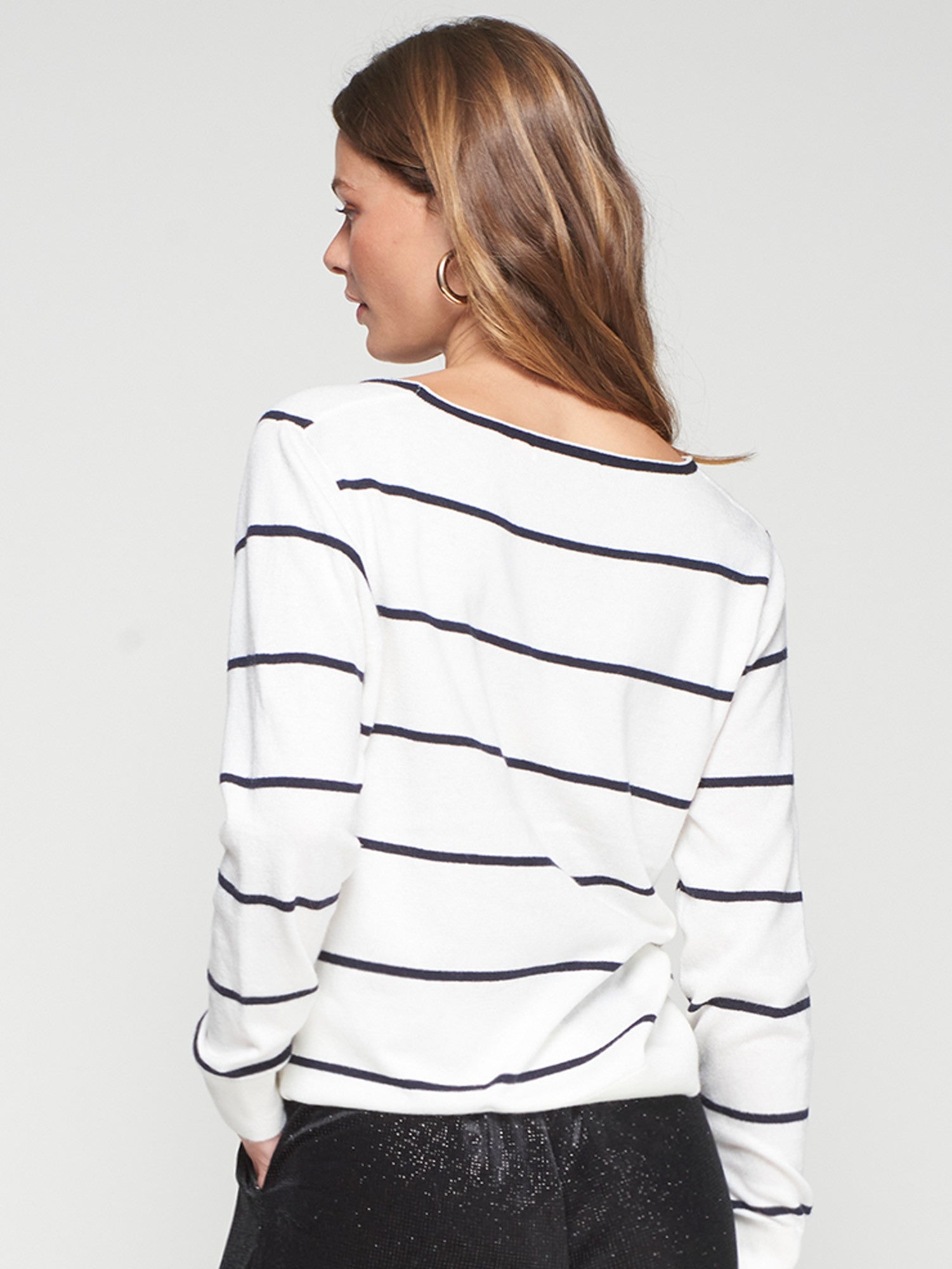 32896 V Neck Navy Striped Knitwear Top - Brown Loft