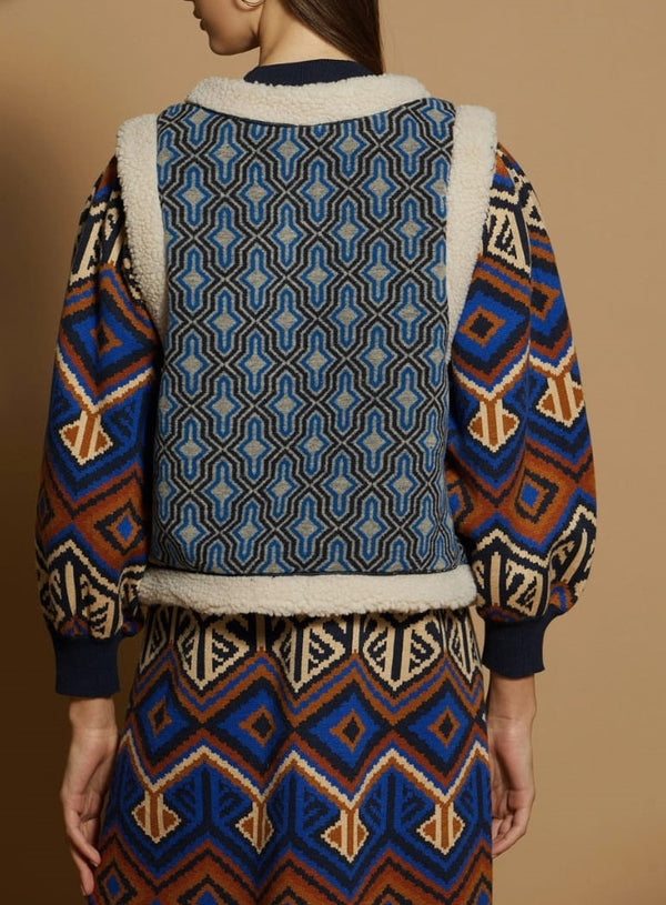 M05J28 Geometric Printed Vest سترة مطبوعة هندسية