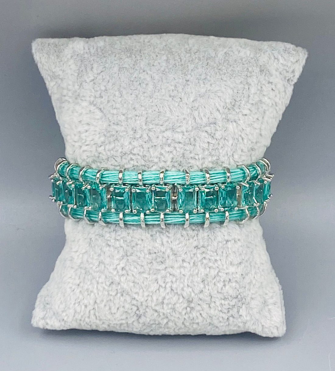 Mint Stone in Mint Thread