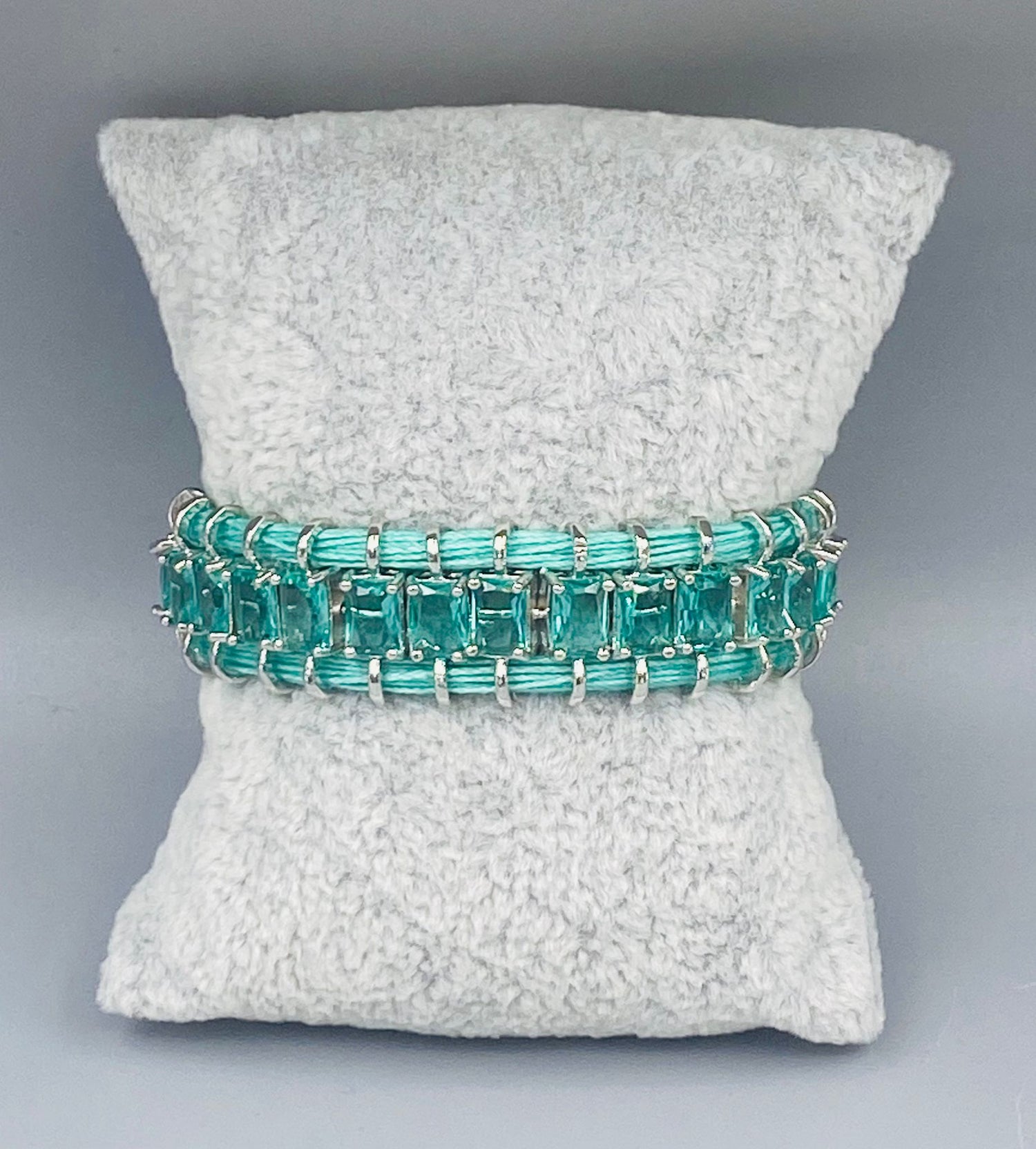 Mint Stone in Mint Thread