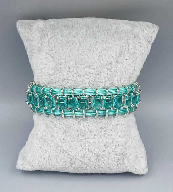 Mint Stone in Mint Thread