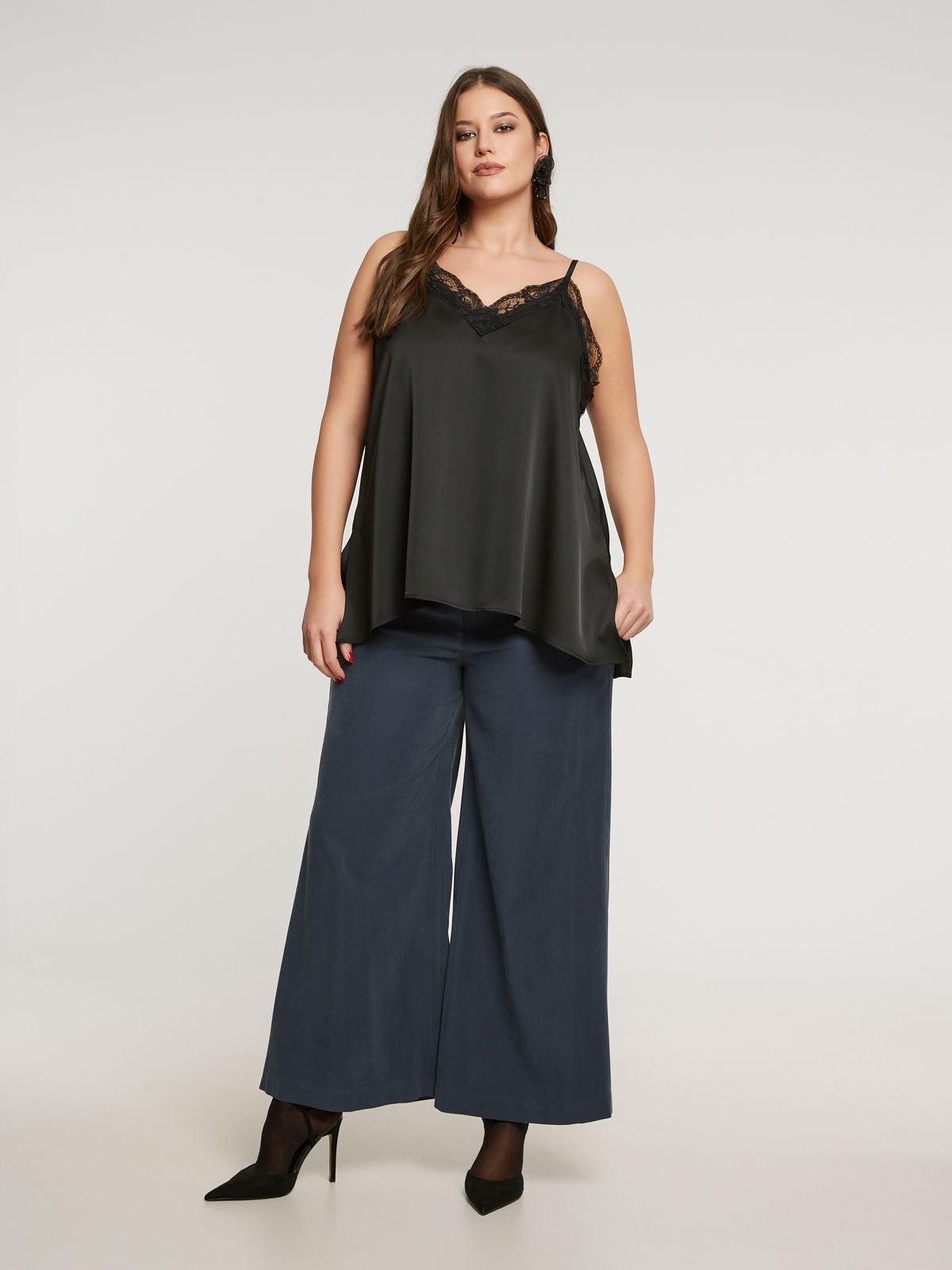 8401.1046 Lace Trimmed Satin Cami Top - Brown Loft