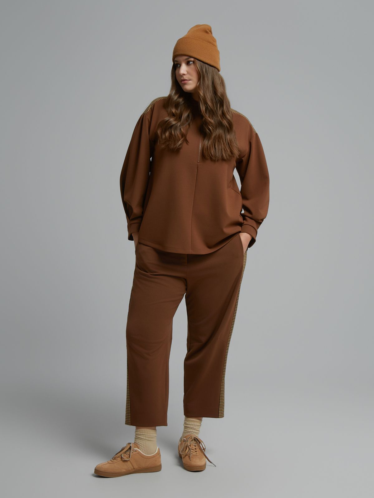 Checked Sleeve V-Neck &amp; Barrel Pants Set 8601.1013/2034