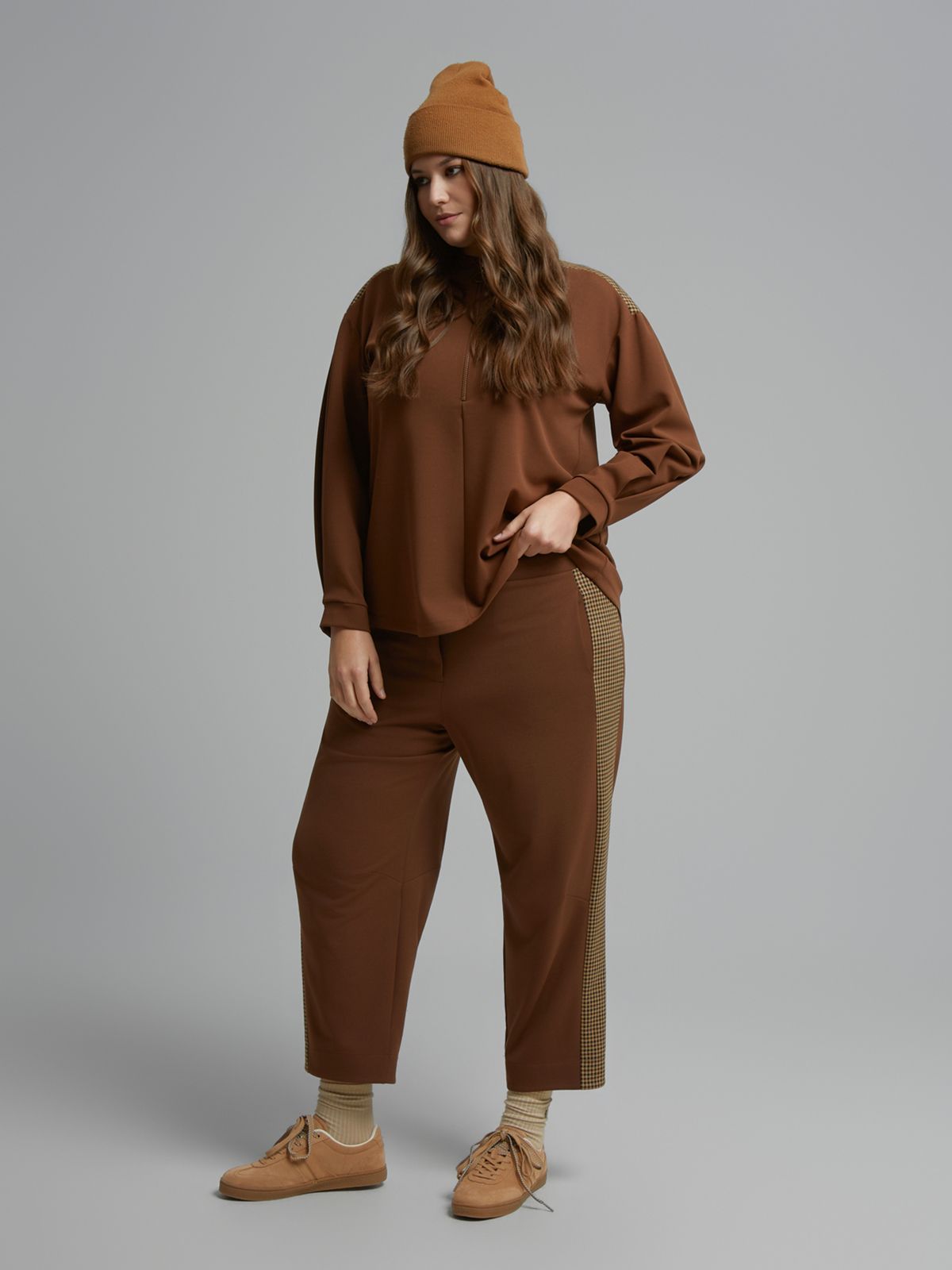 Checked Sleeve V-Neck &amp; Barrel Pants Set 8601.1013/2034