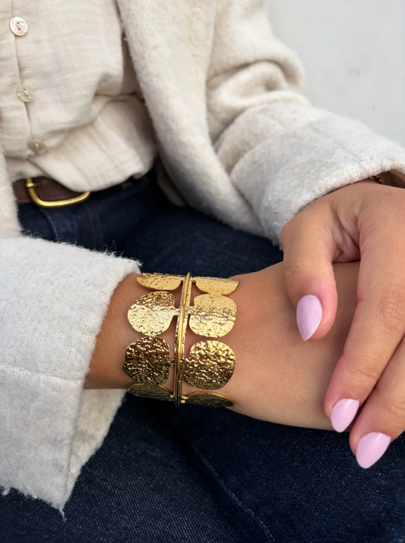 BRA2125049 Hammered Coin Cuff Bracelet سوار معدني مطروق