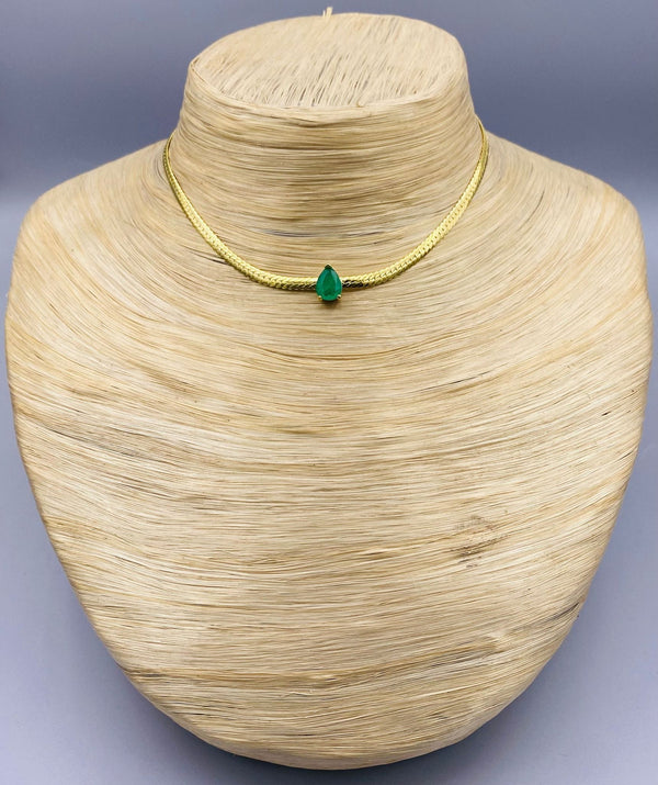 Pear Emerald Herringbone الكمثرى الزمرد متعرجة