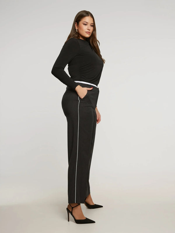 8401.2035 Wide Leg Pinstripe Pants بنطال مخطط واسع الساق