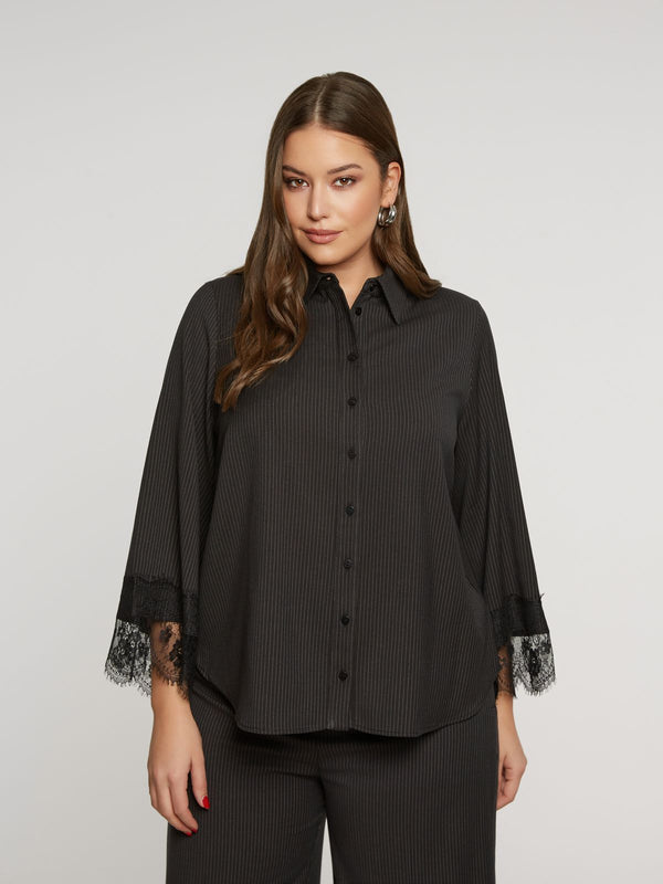 8401.3020 Long Back Lace Pinstripe Shirt قميص مخطط من الدانتيل طويل الظهر