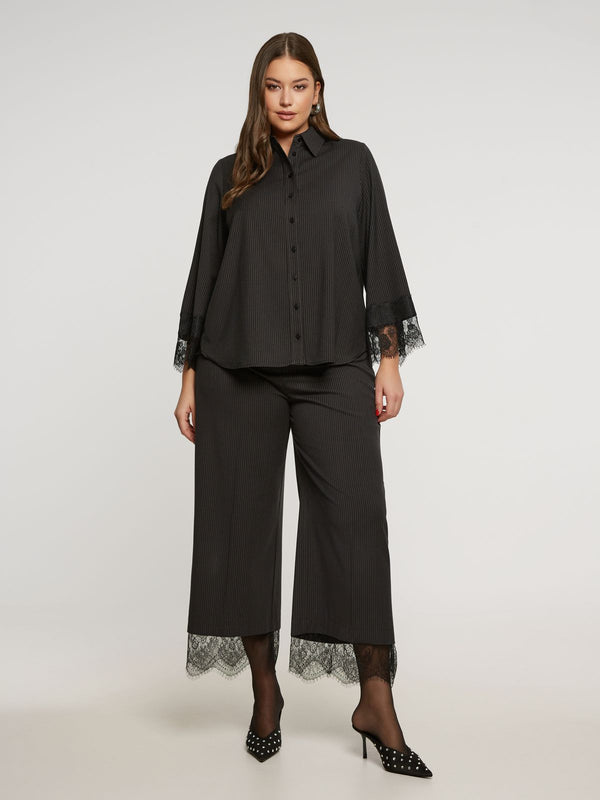 8401.3020 Long Back Lace Pinstripe Shirt قميص مخطط من الدانتيل طويل الظهر