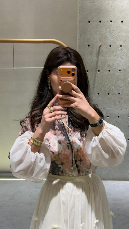 Misty Floral Print Sheer Top بلوزة شفافة بنقشة الأزهار