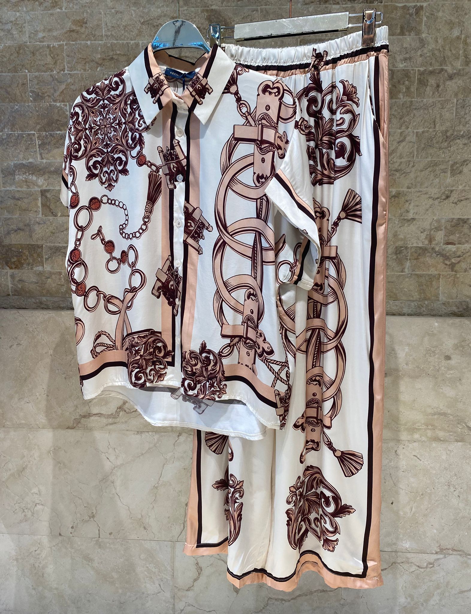 KD9099/9119VS-10 Chain Detailed Satin Shirt and Pants Set طقم قميص وبنطال من الساتان بتفاصيل السلاسل