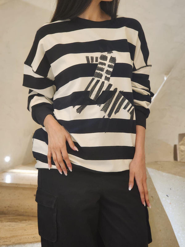 COBAH2001 (Striped Oversized Sweater Top)  بلوزة سترة مخططة كبيرة الحجم