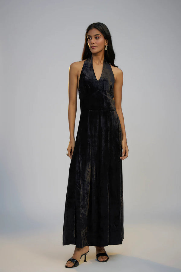 Halter Velvet Dress and Cape Set طقم فستان مخملي مع عباءة